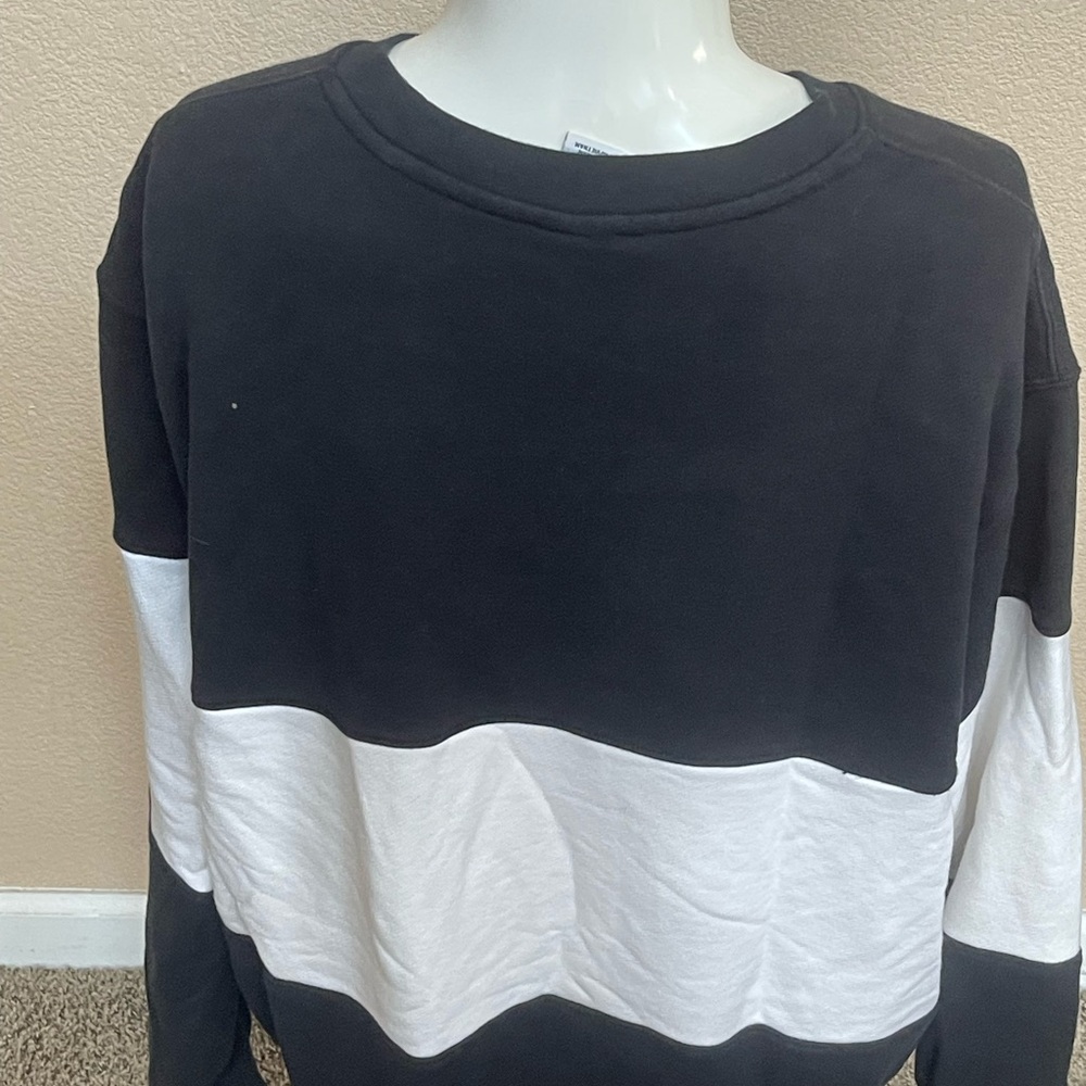 Nike Black and white crew neck  sweater - Picture 2 of 3